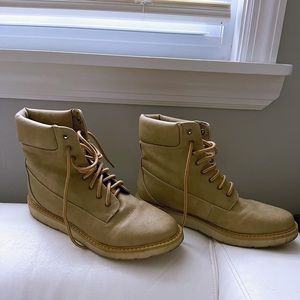 Cliffs Ankle Boot, to keep your feet comfortably warm✨